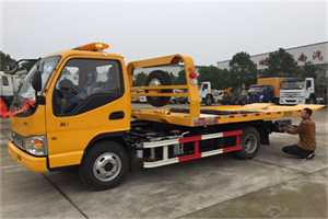 黄南州哪里有拖车服务